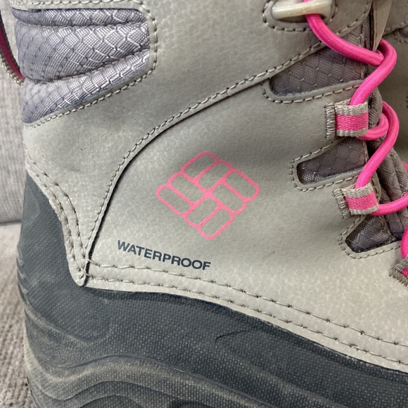 Columbia waterproof youth winter boots size 5 - Picture 5 of 7